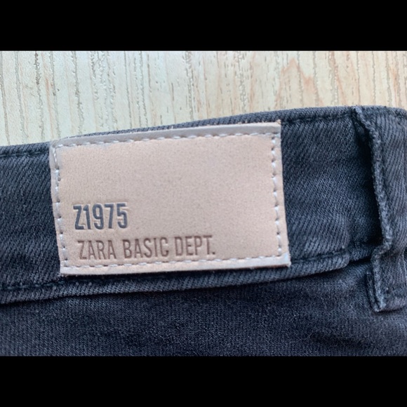 Zara Embroidered Koi Fish Jeans - Picture 5 of 5